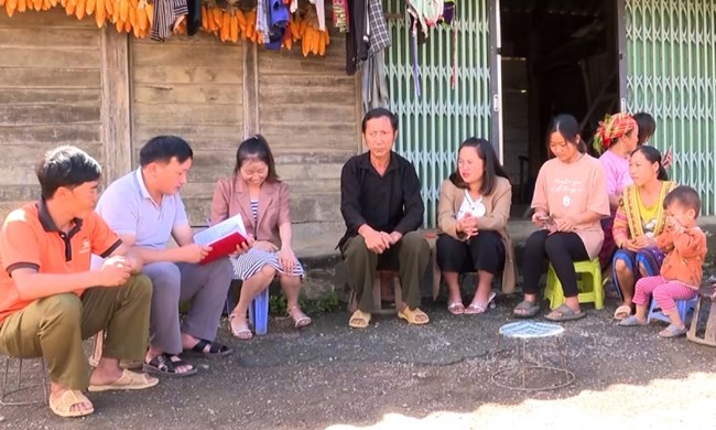 Phụ nữ vùng cao Lai Châu vận động người dân nói không với nạn tảo hôn (12/10/2022)